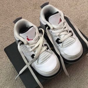 Toddler boys Jordan sneaker size 7